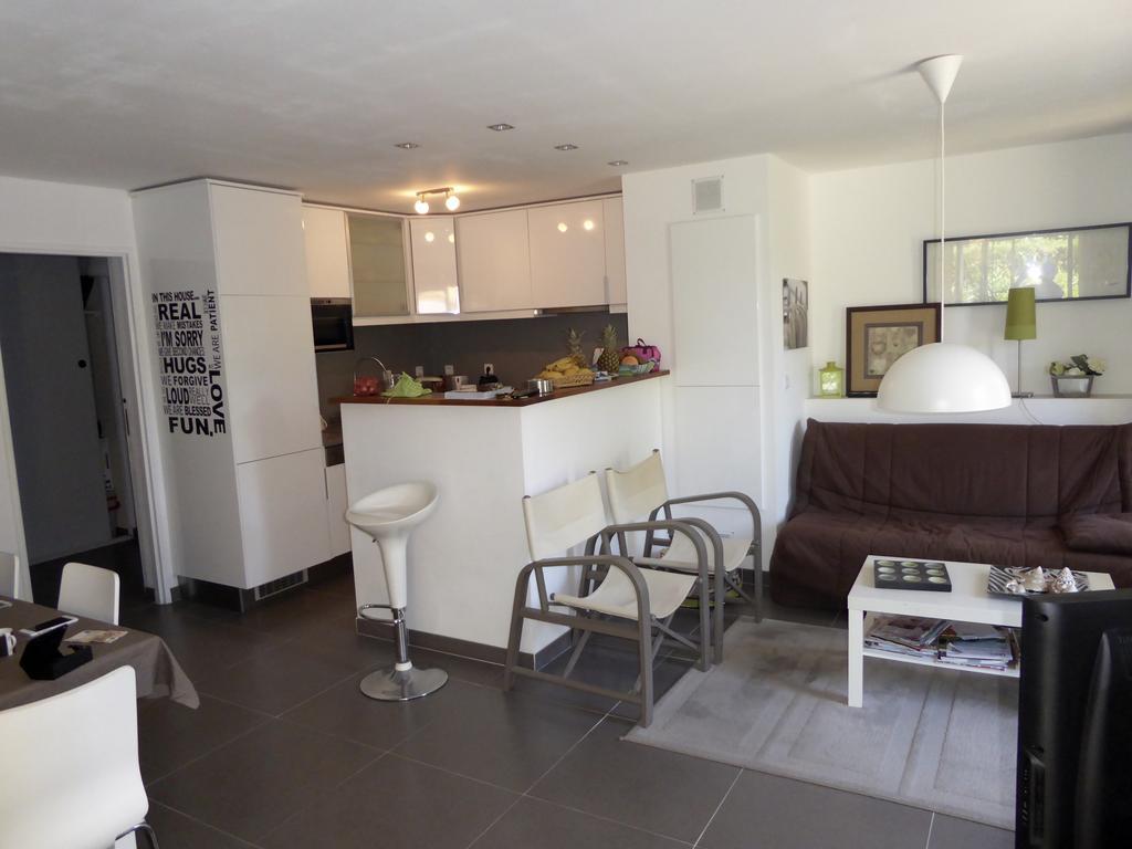 Les Enganes Apartment Frejus Ngoại thất bức ảnh